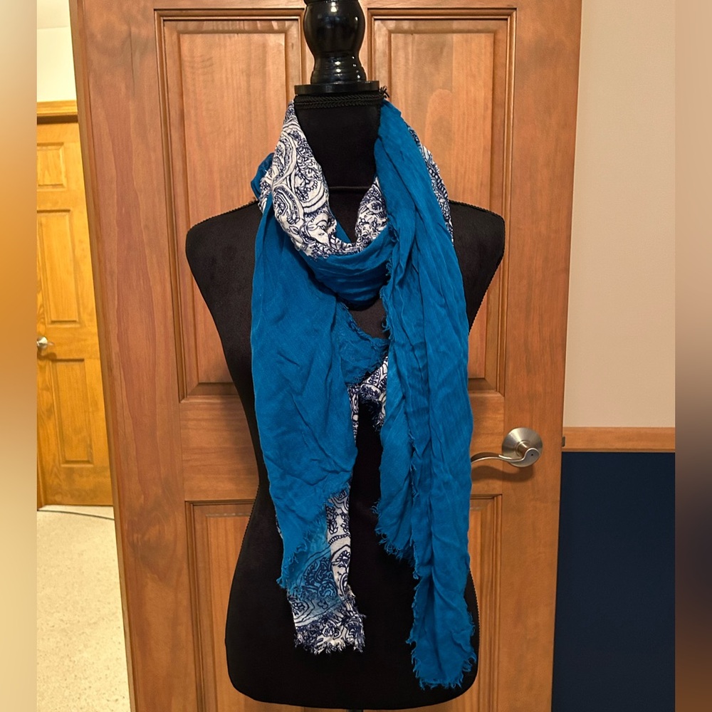 Elegant Blue and White Patterned Scarf